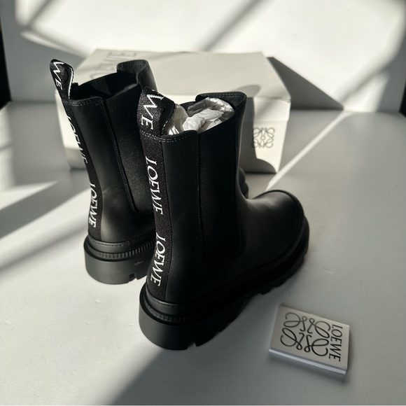 Loewe Chelsea Boots Black Leather Back Logo Pull - Picture 2 of 15